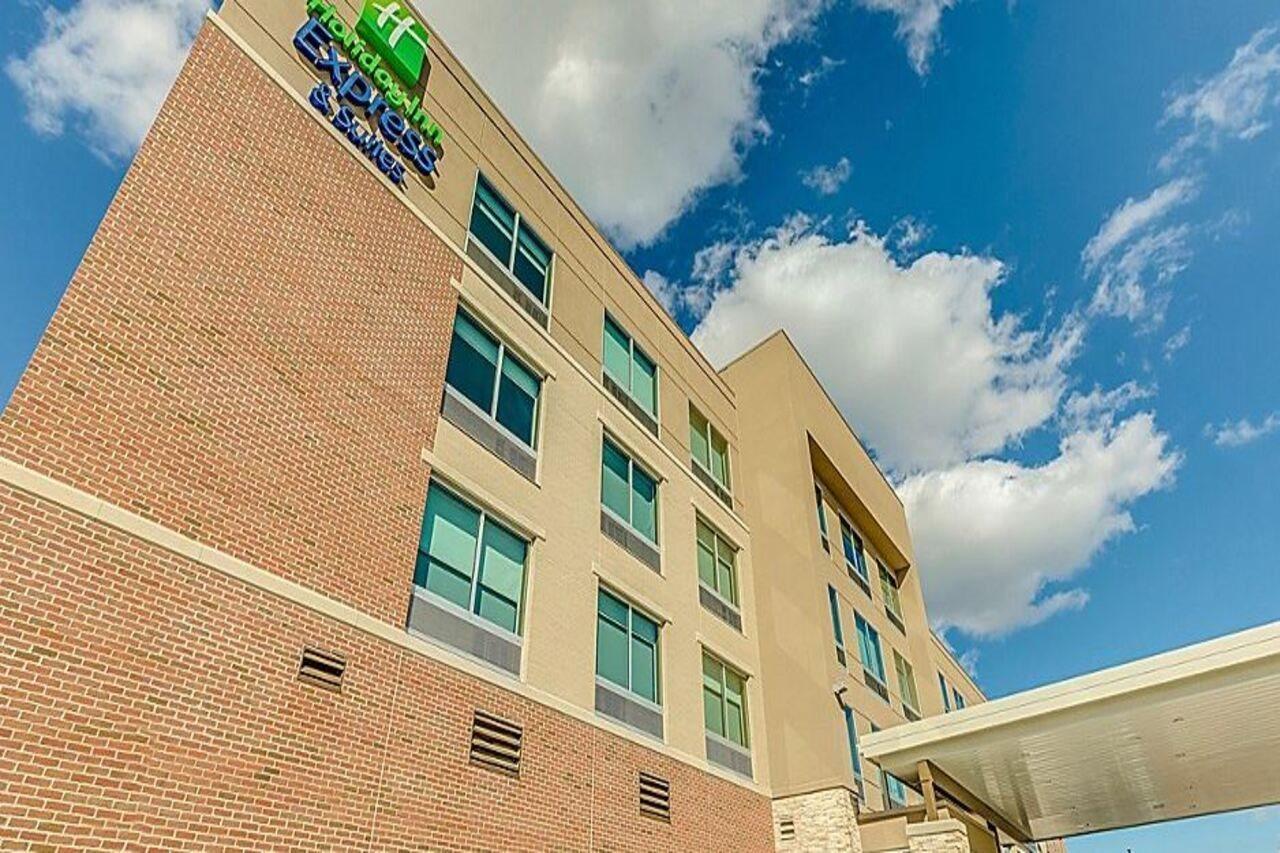 Holiday Inn Express & Suites - Cedar Springs - Grand Rapids N By Ihg Exterior foto
